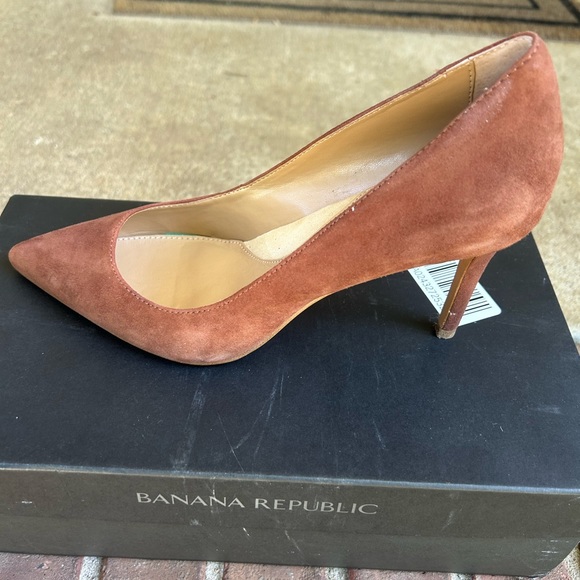Banana Republic Brown Suede Heels - Picture 5 of 7